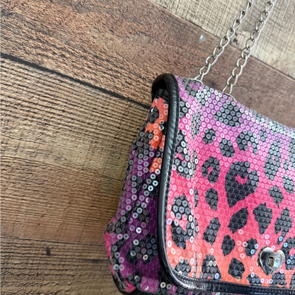 Betsey Johnson Ombré Sequined Leopard Print Chain Shoulder/Crossbody Bag - Picture 6 of 11